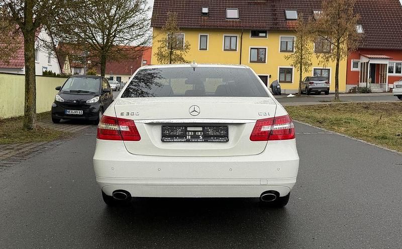 Second-hand Mercedes E300 231 CP (169 kW) 2011 Alb Berlinǎ