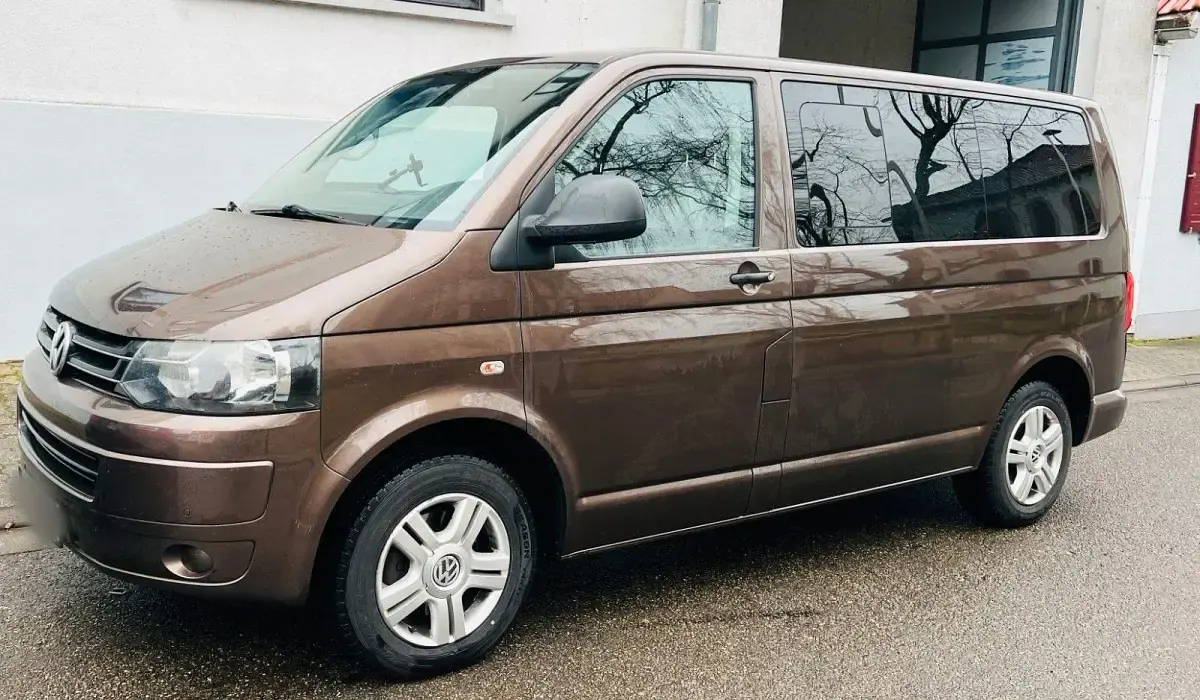 Gebraucht VW Multivan 140 PS (102 kW) 2010 Braun Van / Kleinbus