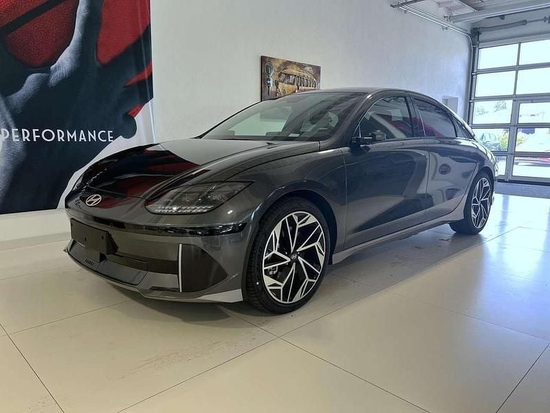 Nocturne gray metallic/grau Gebraucht 2023 Hyundai Ioniq 6 Limousine | 37.990 € (Superpreis) - Bild 1/2