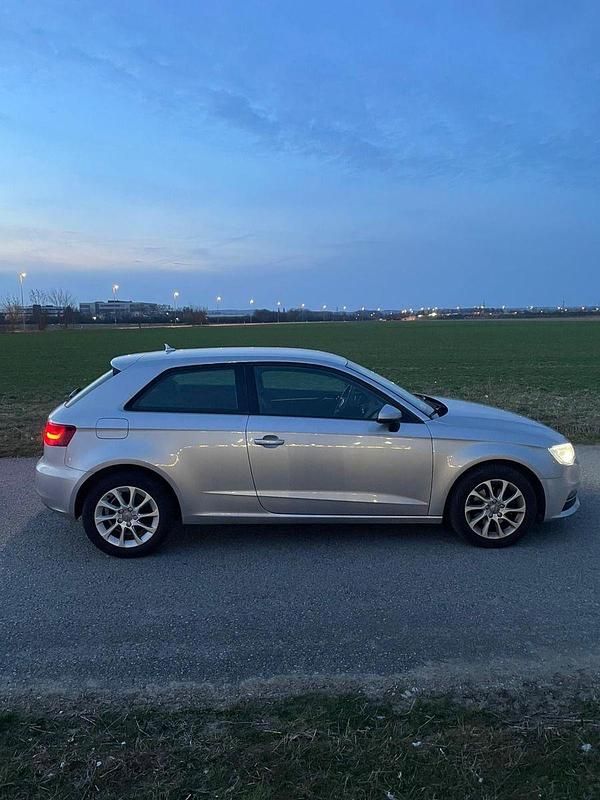 Usata Audi A3 110 CV (80 kW) 2016 Argento Utilitaria