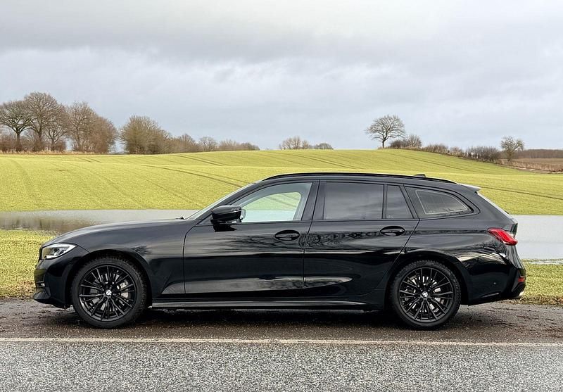 Gebraucht BMW 330 Shadowline 286 PS (210 kW) 2020 Schwarz Kombi