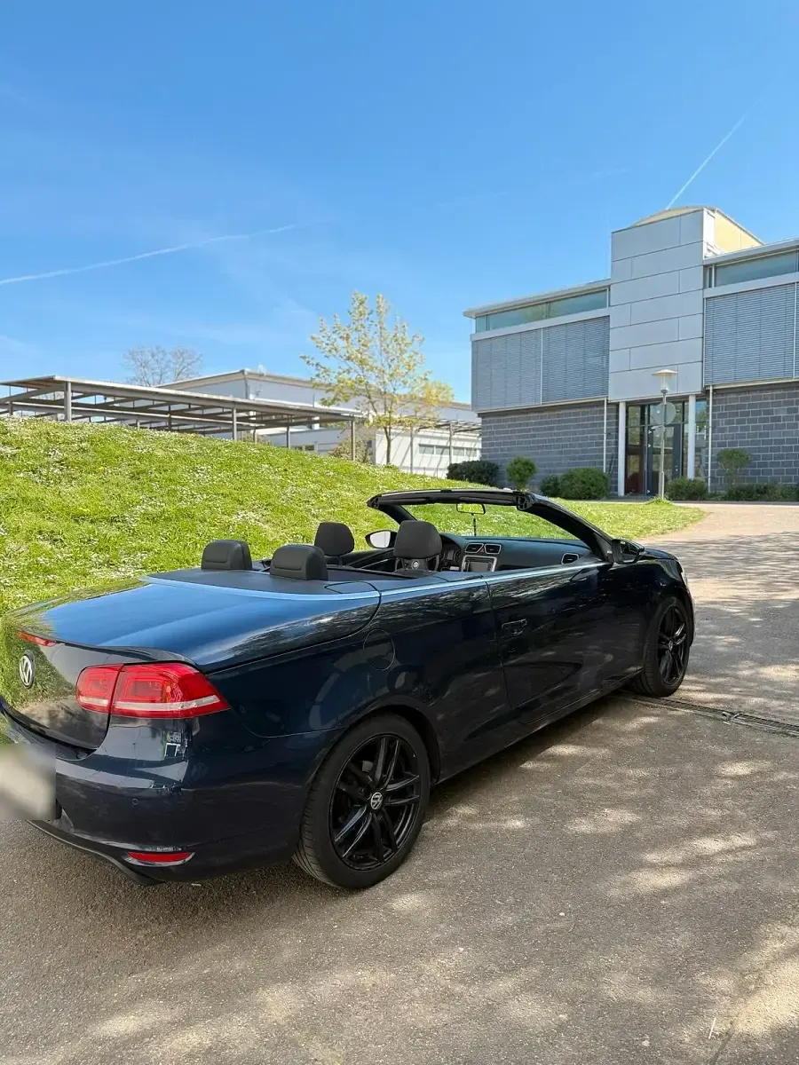 Gebraucht VW Eos 160 PS (117 kW) 2013 Blau Cabrio