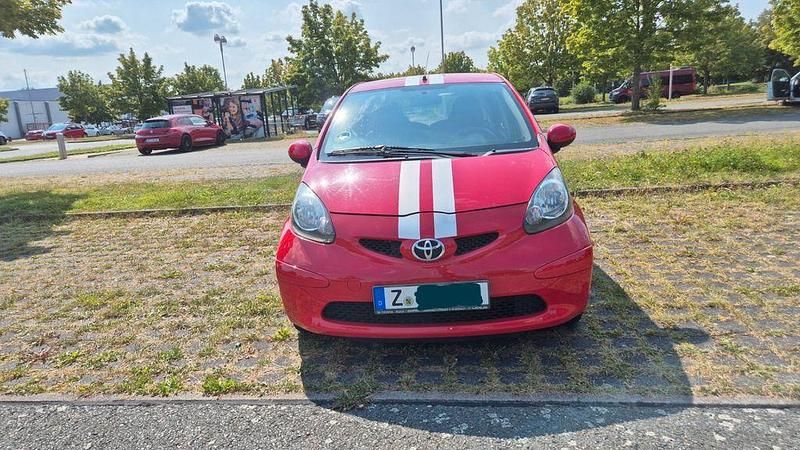 Rot Gebraucht 2008 Toyota Aygo Kleinwagen | 1.500 € (Superpreis) - Bild 1/4