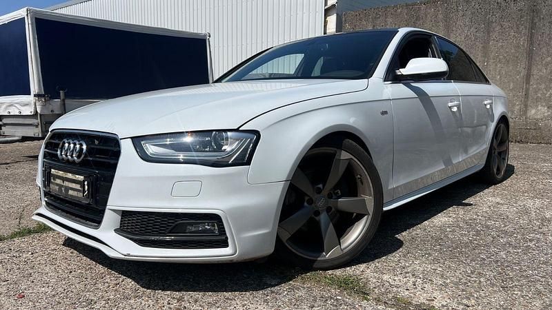 Weiß Gebraucht 2013 Audi A4 S-Line Limousine | 8.950 € (Guter Preis) - Bild 1/4