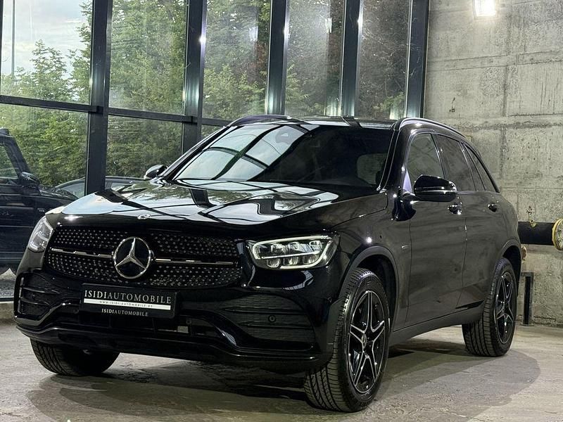 Schwarz Gebraucht 2021 Mercedes GLC300e AMG SUV | 34.900 € (Fairer Preis) - Bild 1/4