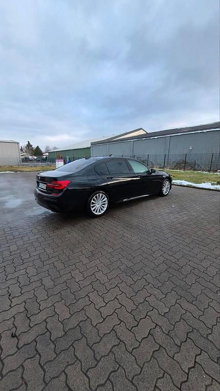 Gebraucht BMW 750L M Sport 449 PS (330 kW) 2017 Schwarz Limousine