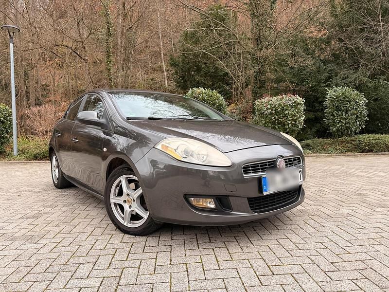 Grau Gebraucht 2009 Fiat Bravo Kleinwagen | 2.780 € (Fairer Preis) - Bild 1/4