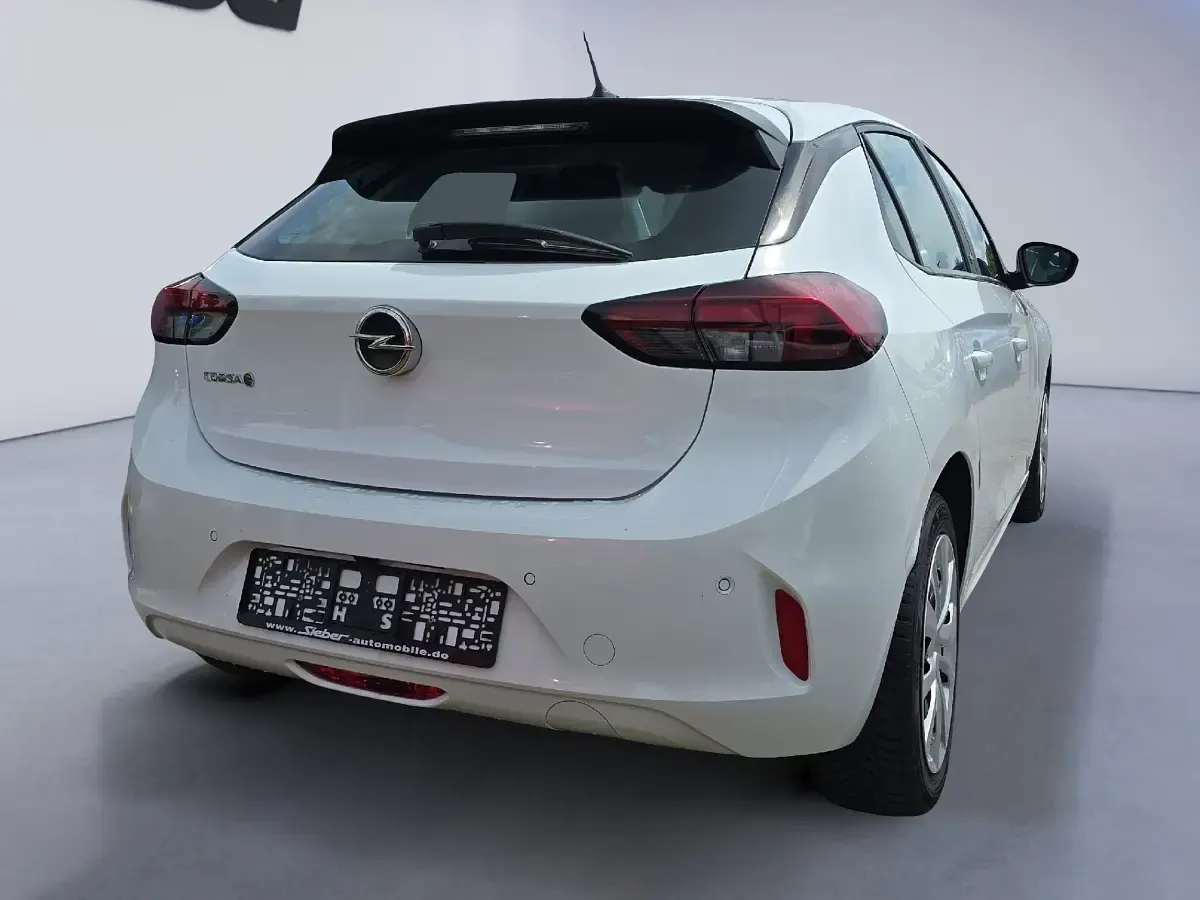 Używany Opel Corsa-e Edition 100 kW (136 KM) 2023 Biały Hatchback