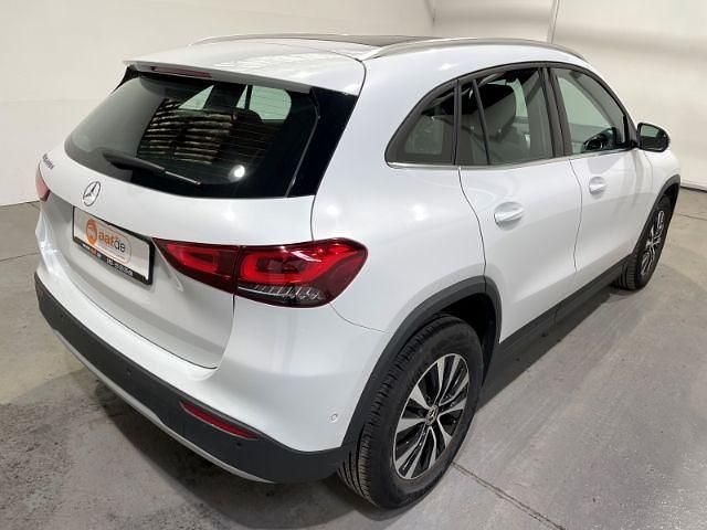 Usata Mercedes GLA200 150 CV (110 kW) 2022 Argento SUV
