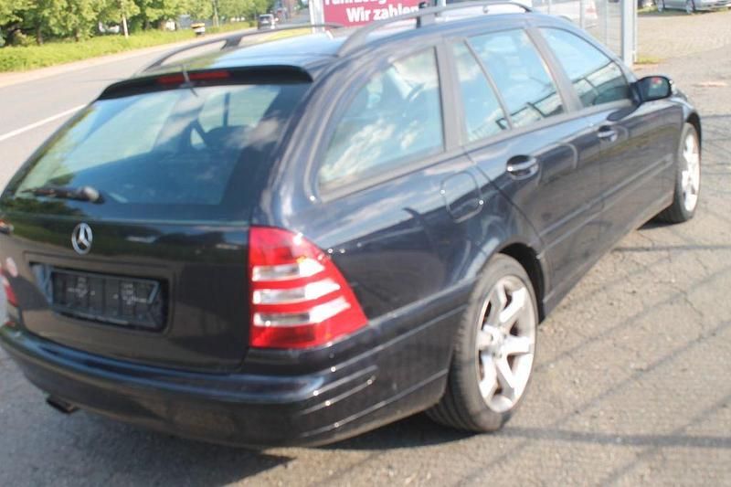 Gebraucht Mercedes C180 143 PS (105 kW) 2006 Schwarz Kombi
