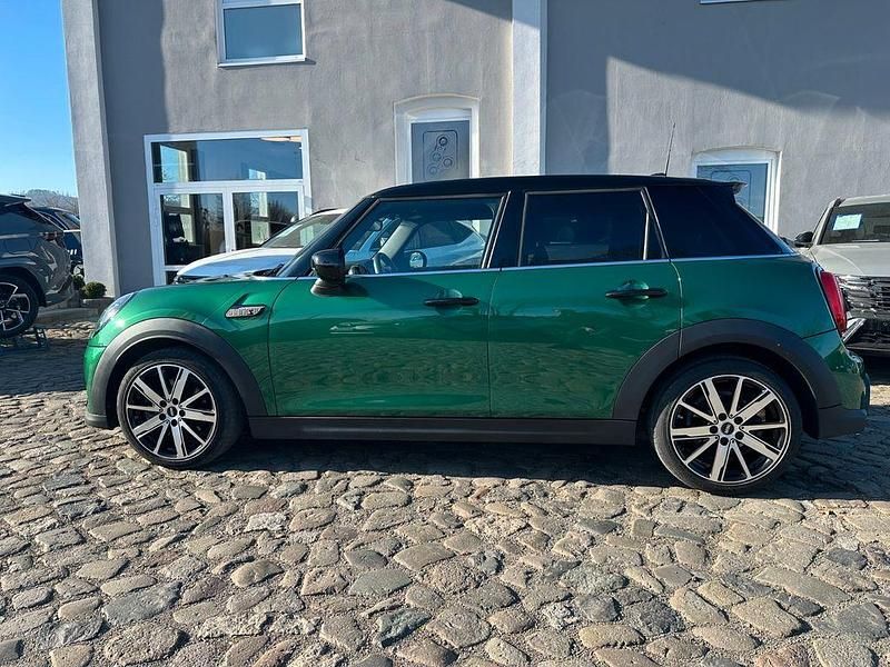 Gebraucht Mini Cooper S Classic 178 PS (130 kW) 2022 Grün Kleinwagen