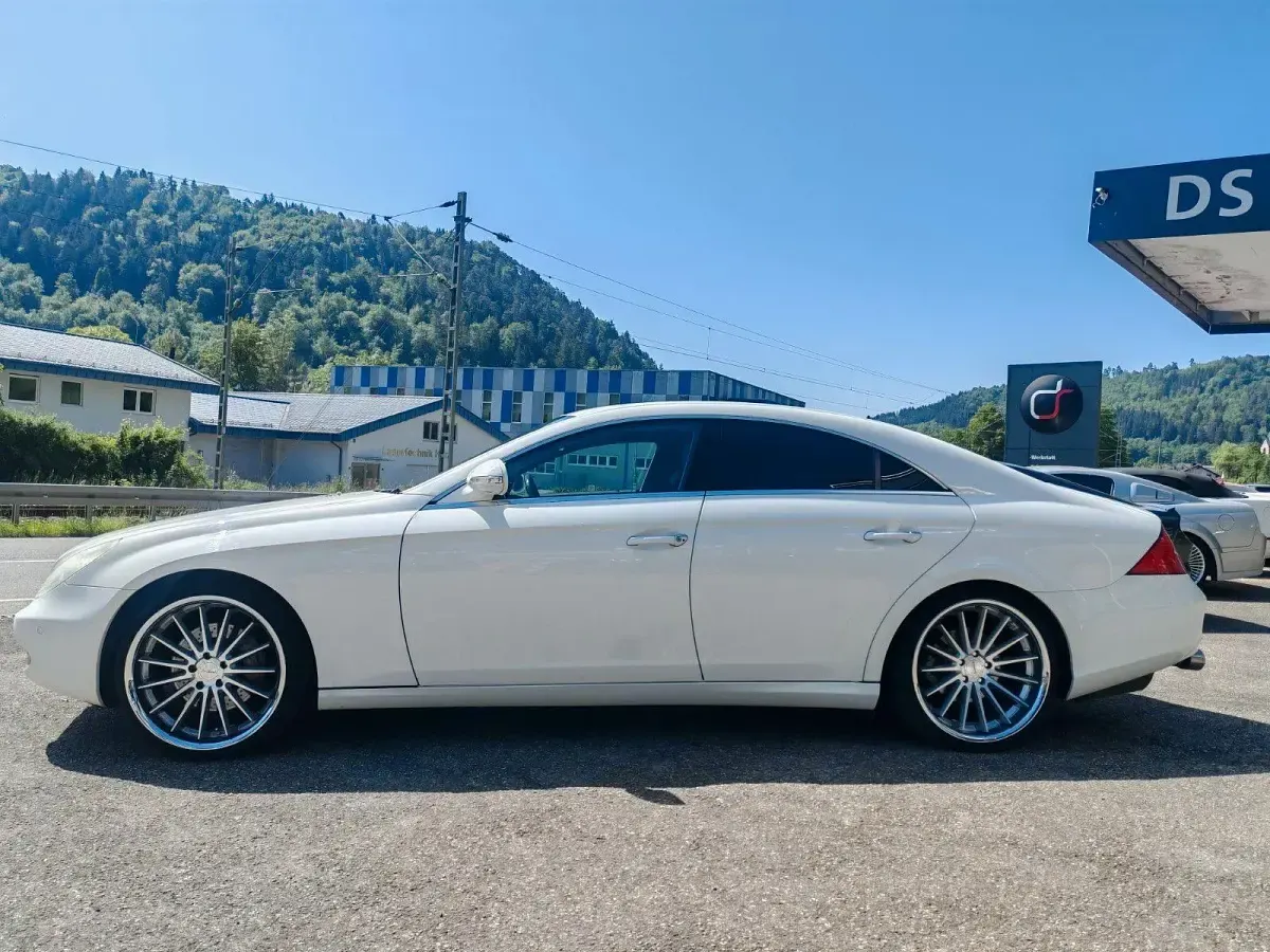 Gebraucht Mercedes CLS500 306 PS (225 kW) 2006 Weiß Coupé