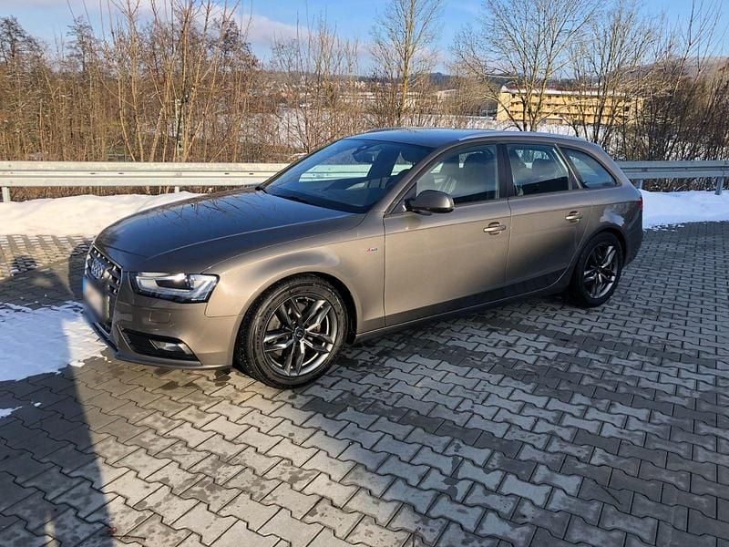 Gebraucht Audi A4 S-Line 190 PS (139 kW) 2015 Grau Kombi