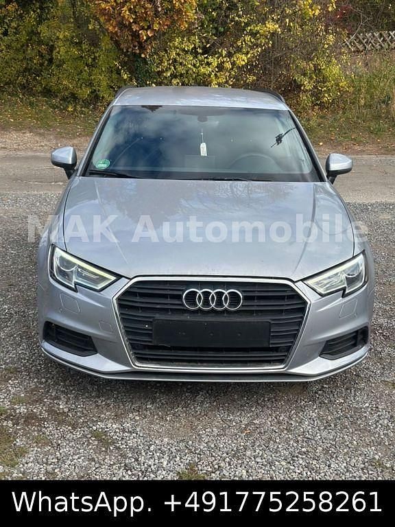 Gebraucht Audi A3 Comfort 116 PS (85 kW) 2019 Silber Limousine