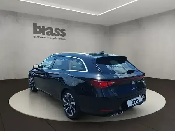 Gebraucht Seat Leon FR 190 PS (139 kW) 2022 Midnight schwarz metallic SUV