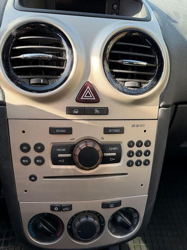 Gebraucht Opel Corsa Edition 80 PS (58 kW) 2008 Kleinwagen