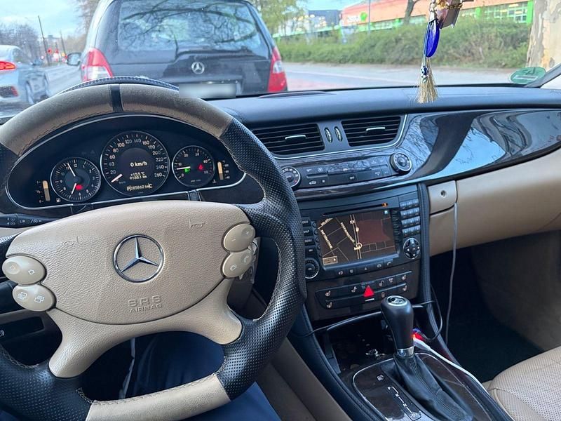 Gebraucht Mercedes CLS320 224 PS (164 kW) 2007 Grau Coupé