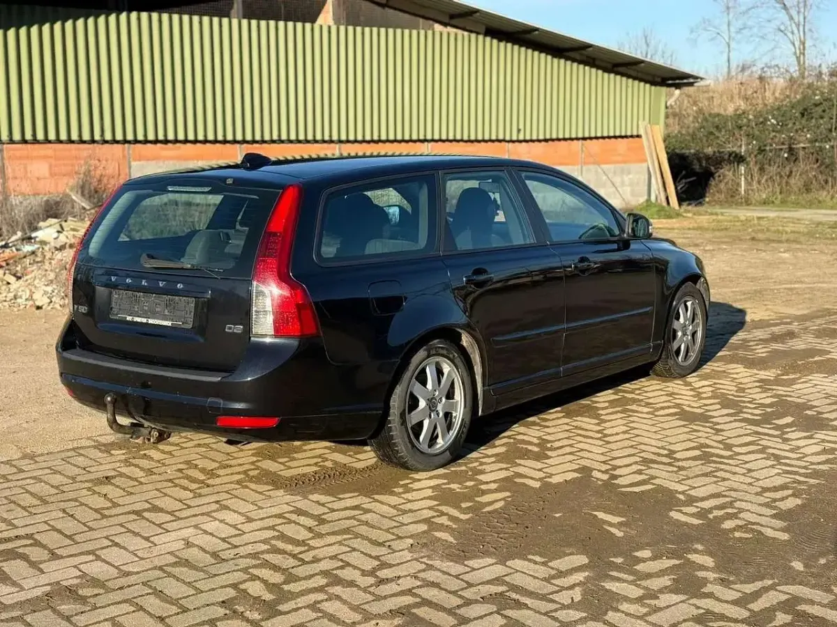 Gebraucht Volvo V50 Summum 114 PS (83 kW) 2011 Kombi