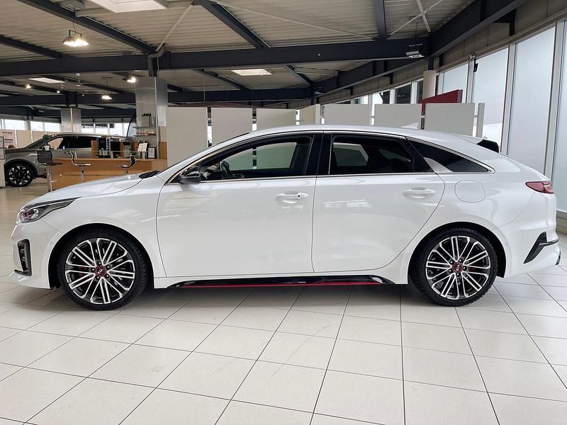 Gebraucht Kia ProCeed GT 204 PS (150 kW) 2021 (hw2) deluxeweiss met. Kombi