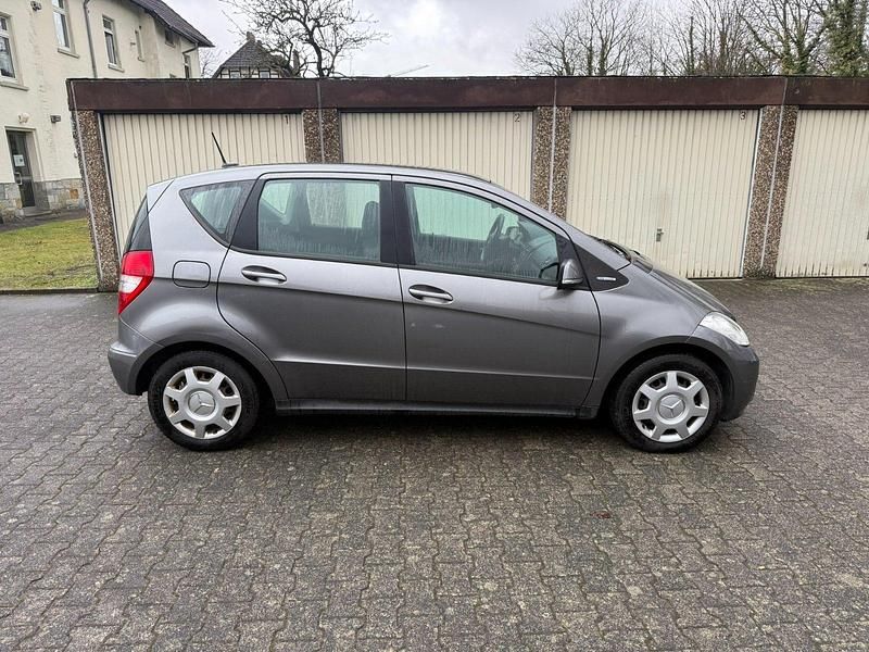 Gebraucht Mercedes A160 95 PS (69 kW) 2011 Grau Limousine