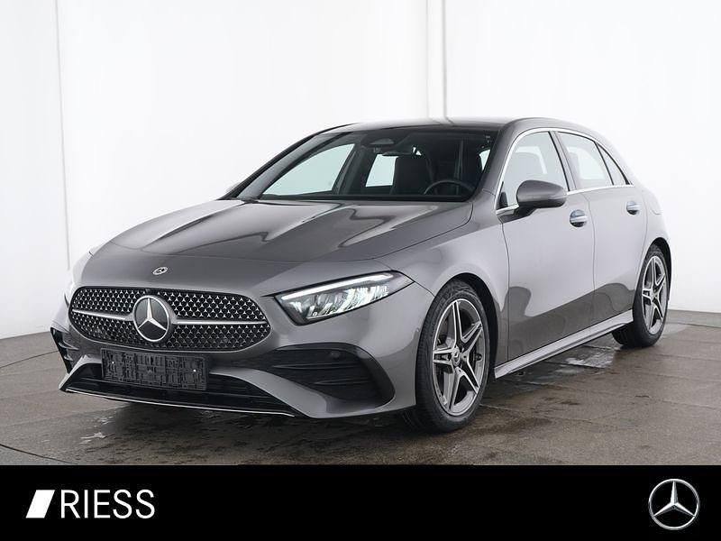 Gebraucht Mercedes A200 AMG 150 PS (110 kW) 2025 Metalliclack mountaingrau Limousine