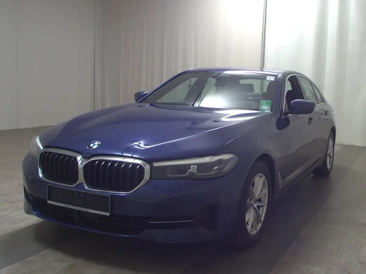 Gebraucht BMW 520 Performance 190 PS (139 kW) 2023 Blau Limousine