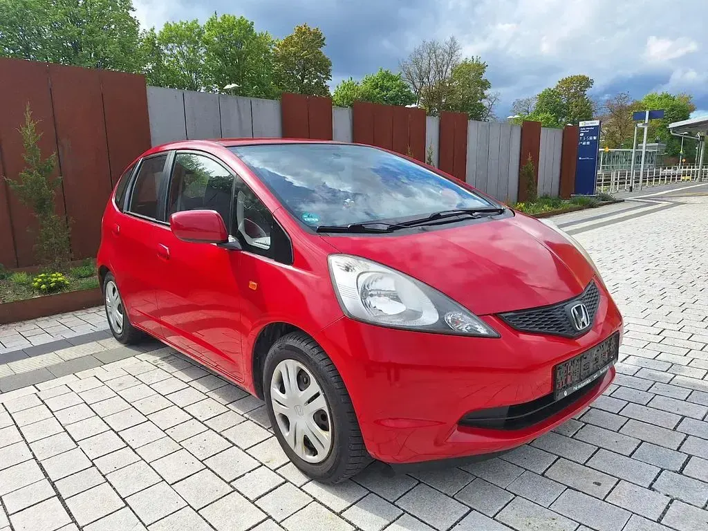 Gebraucht Honda Jazz 90 PS (66 kW) 2011 Rot Kleinwagen