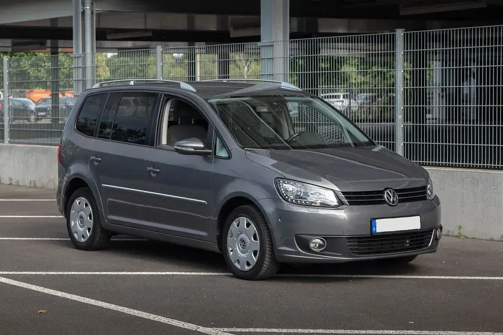 Gebraucht VW Touran Highline 170 PS (125 kW) 2012 Grau Van / Kleinbus