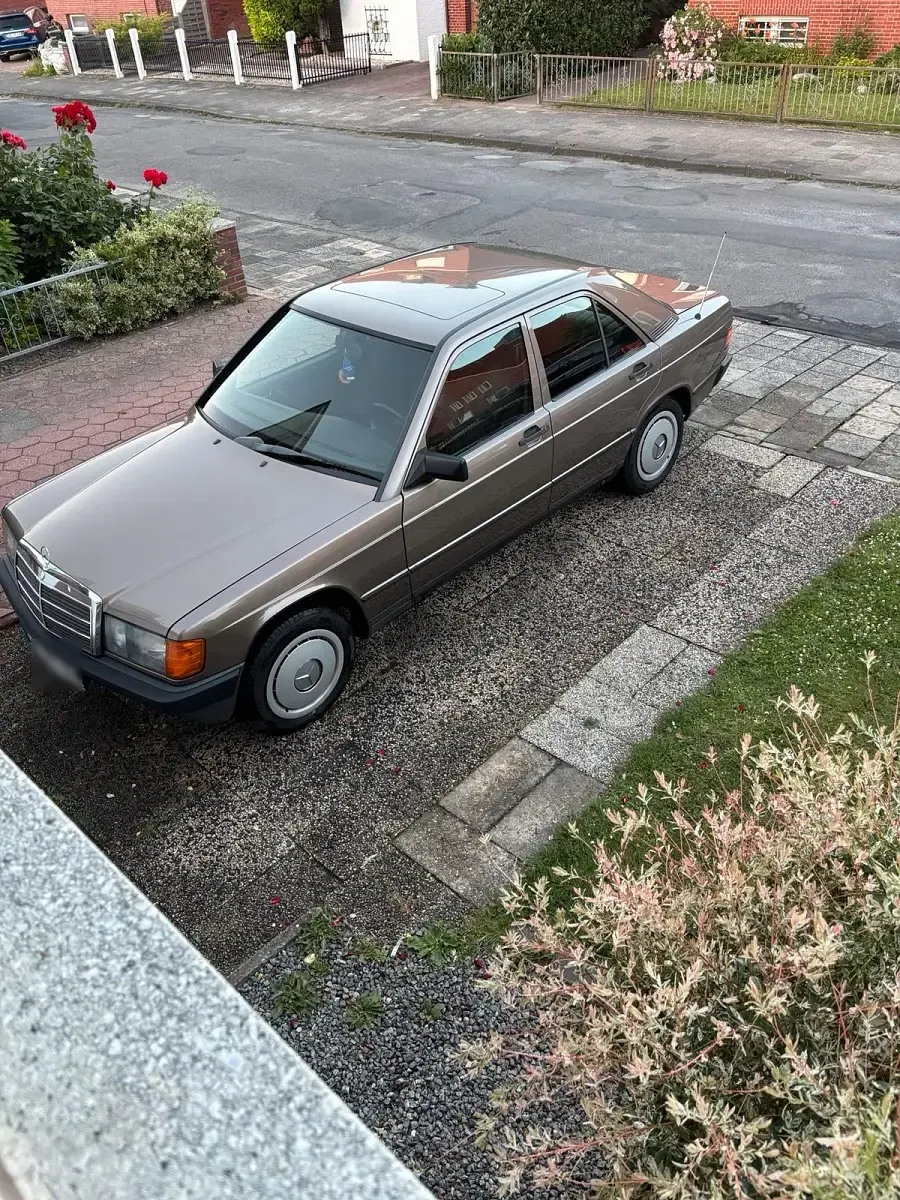 Gebraucht Mercedes 190 72 PS (52 kW) 1988 Braun Limousine