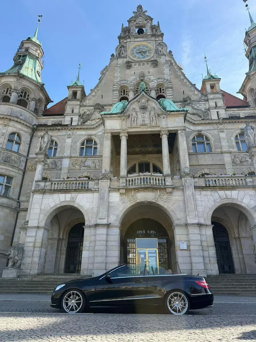 Gebraucht Mercedes E250 Avantgarde 204 PS (150 kW) 2010 Schwarz Cabrio