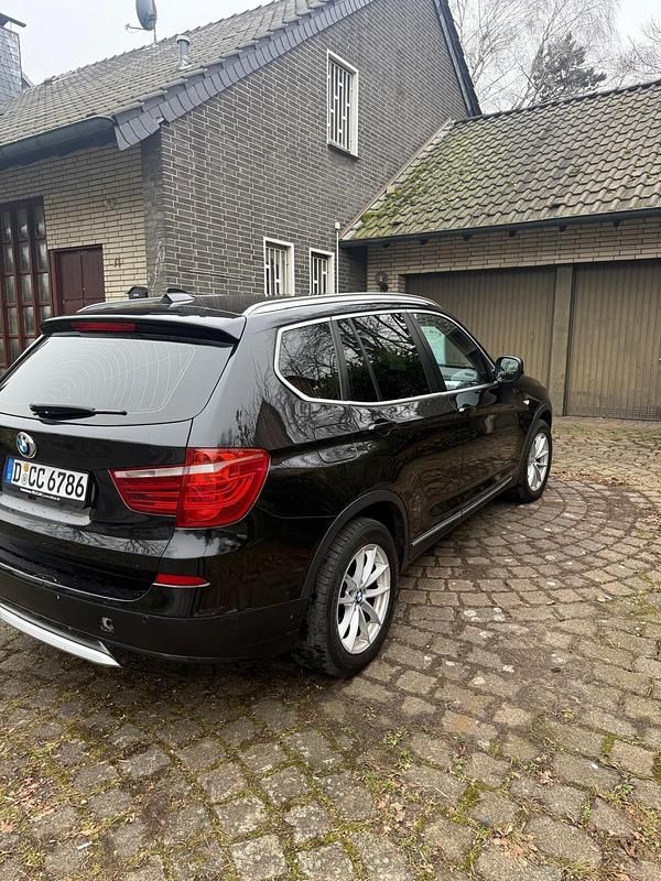 Gebraucht BMW X3 184 PS (135 kW) 2011 Schwarz SUV