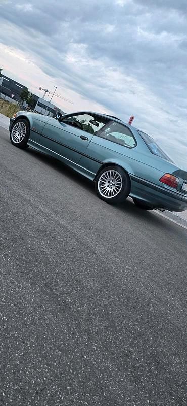 Grün Gebraucht 1997 BMW 316 Coupé | 6.000 € (Teuer) - Bild 1/4