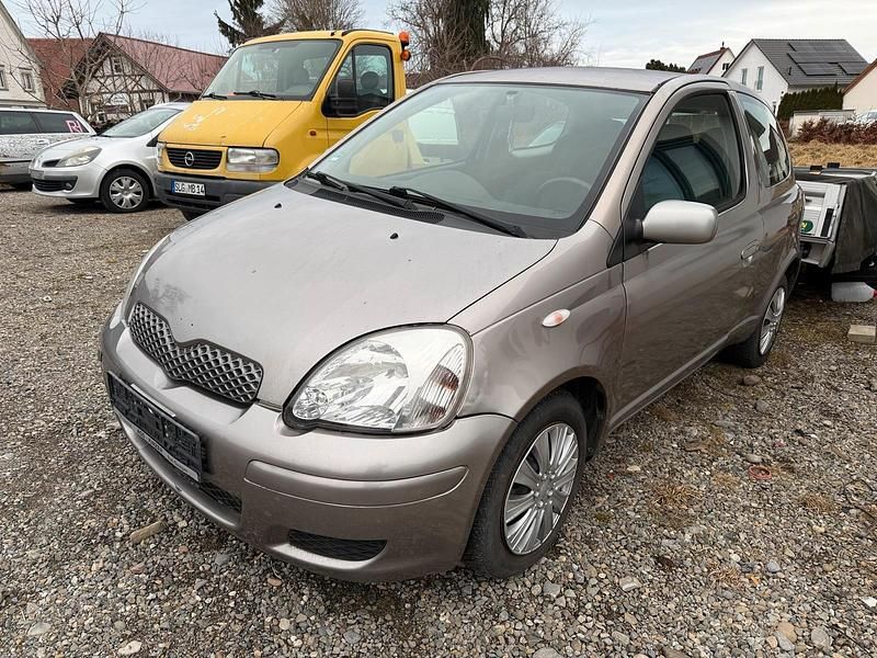 Gebraucht Toyota Yaris 65 PS (47 kW) 2003 Silber Kleinwagen