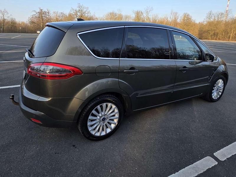 Gebraucht Ford S-MAX Titanium 140 PS (102 kW) 2014 Van / Kleinbus
