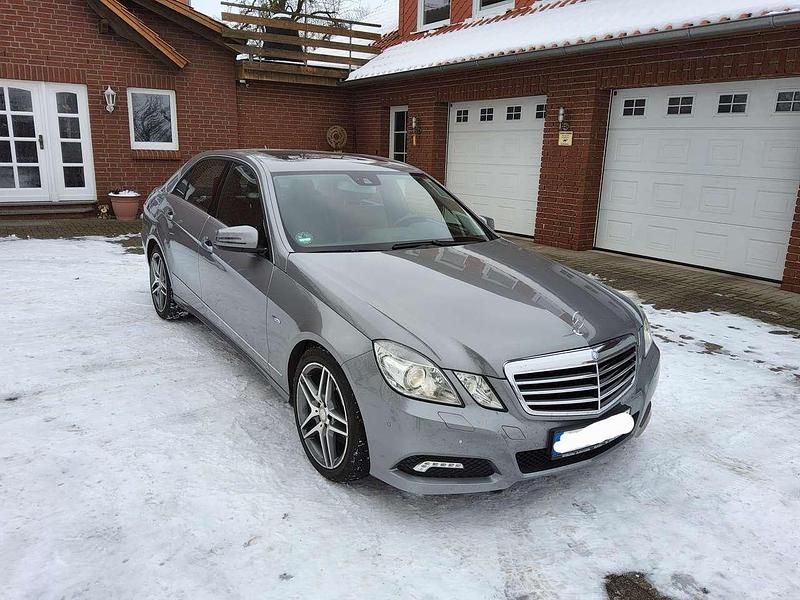 Gebraucht Mercedes E350 Avantgarde 231 PS (169 kW) 2010 Grau Limousine