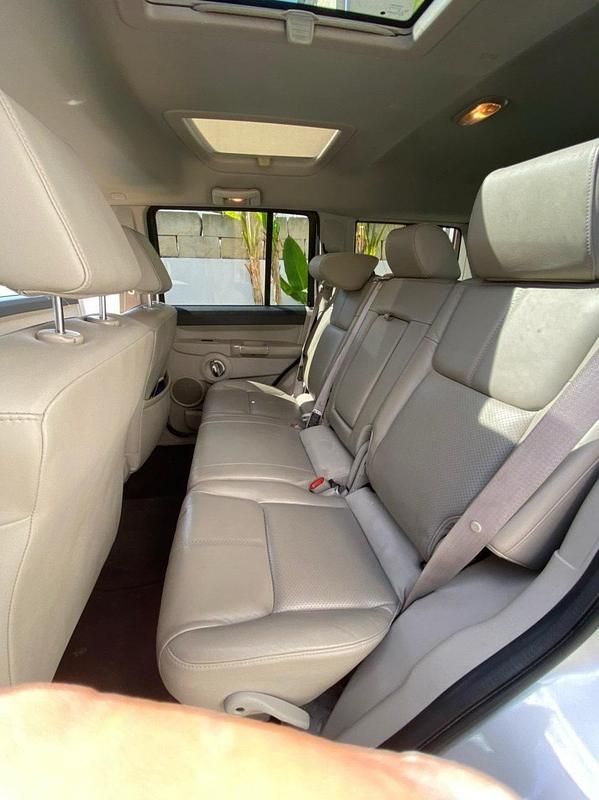 Gebraucht Jeep Commander Limited 218 PS (160 kW) 2007 Silber SUV