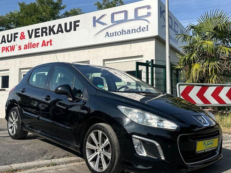 Schwarz Gebraucht 2011 Peugeot 308 Active Limousine | 3.900 € (Fairer Preis) - Bild 1/4