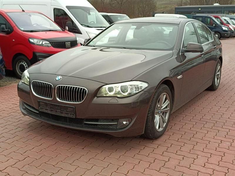 Gebraucht BMW 520 184 PS (135 kW) 2012 Braun Limousine