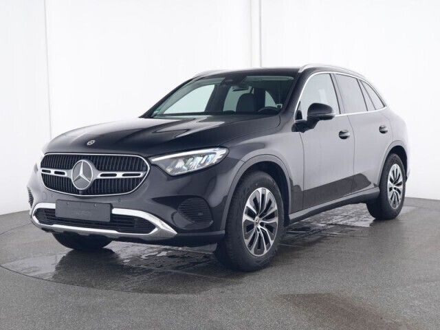 Metalliclack obsidianschwarz Gebraucht 2024 Mercedes GLC220 Avantgarde SUV | 53.490 € - Bild 1/4