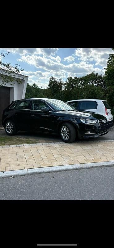 Schwarz Gebraucht 2015 Audi A3 Limousine | 9.300 € (Fairer Preis) - Bild 1/2