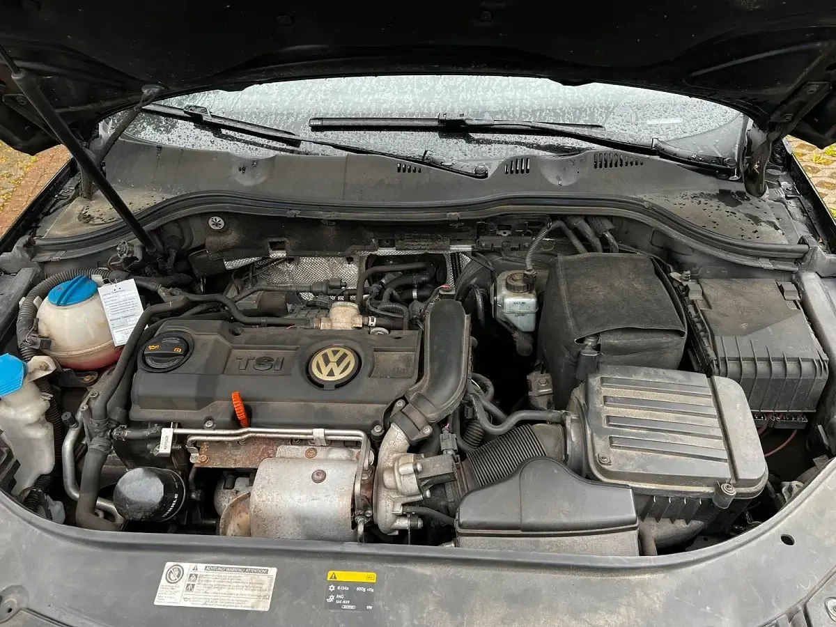 Gebraucht VW Passat 122 PS (89 kW) 2009 Schwarz Kombi