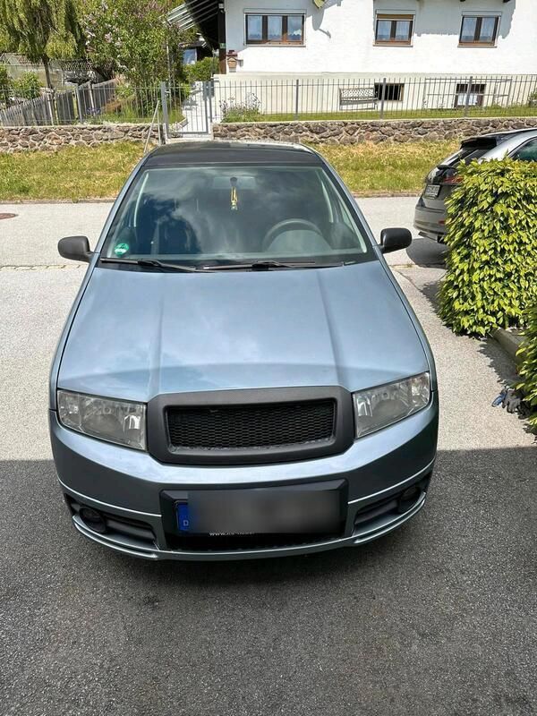 Grau Gebraucht 2006 Skoda Fabia Kombi | 900 € (Superpreis) - Bild 1/4