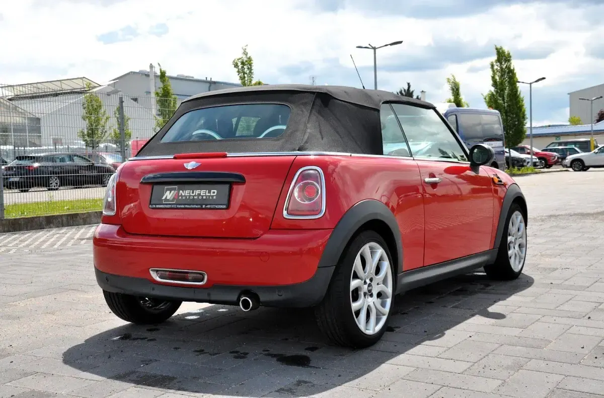Gebraucht Mini One Cabriolet 98 PS (72 kW) 2011 Rot Cabrio