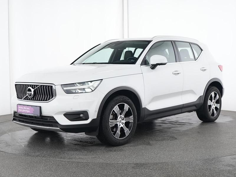Crystal white Gebraucht 2022 Volvo XC40 Inscription SUV | 29.521 € (Guter Preis) - Bild 1/4
