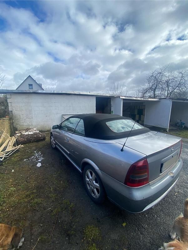 Gebraucht Opel Astra Cabriolet 150 PS (110 kW) 2003 Silber Cabrio