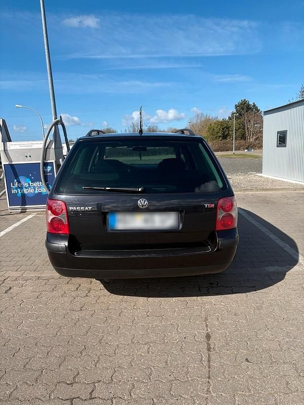Gebraucht VW Passat 131 PS (96 kW) 2002 Schwarz Kombi