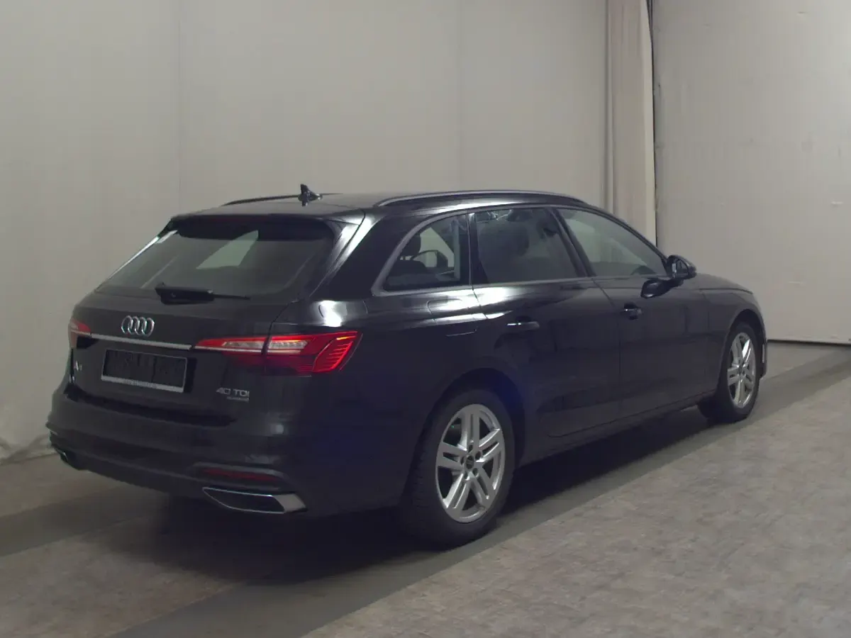 Gebraucht Audi A4 Sport 204 PS (150 kW) 2023 Schwarz Kombi