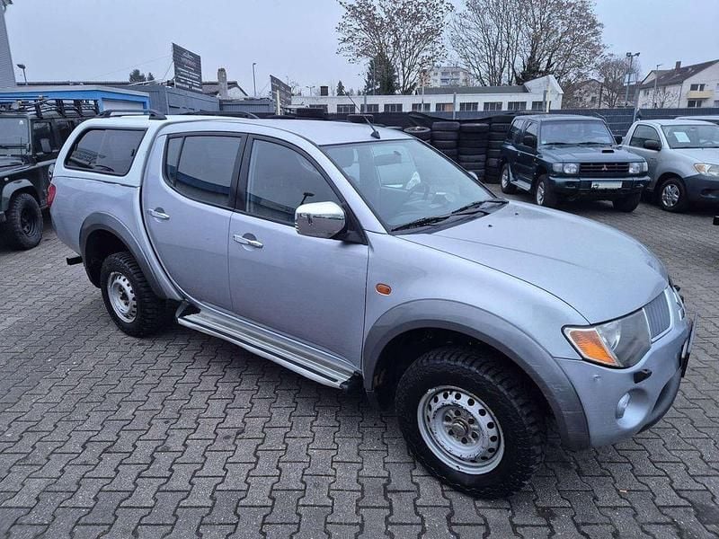 Gebraucht Mitsubishi L200 136 PS (100 kW) 2009 Silber Abholung