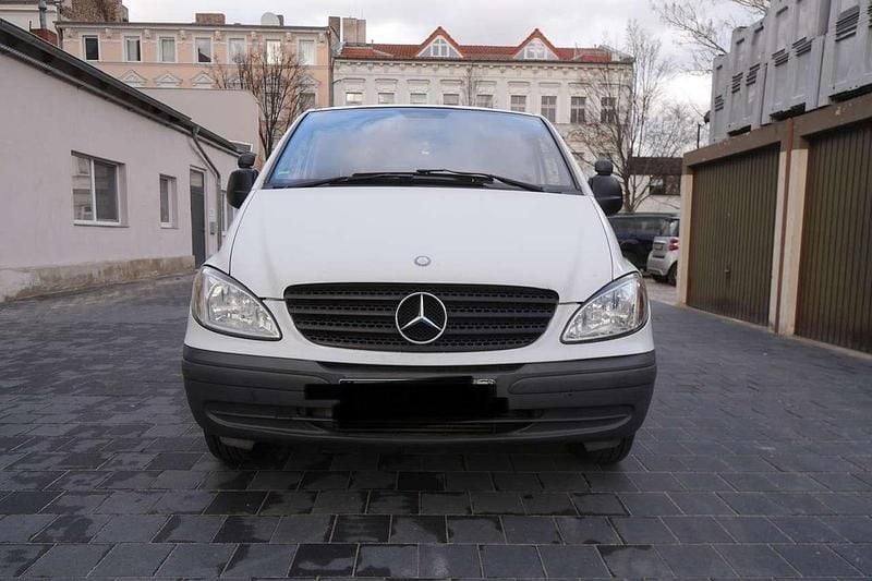 Weiß Gebraucht 2008 Mercedes Vito Van / Kleinbus | 6.000 € (Guter Preis) - Bild 1/4