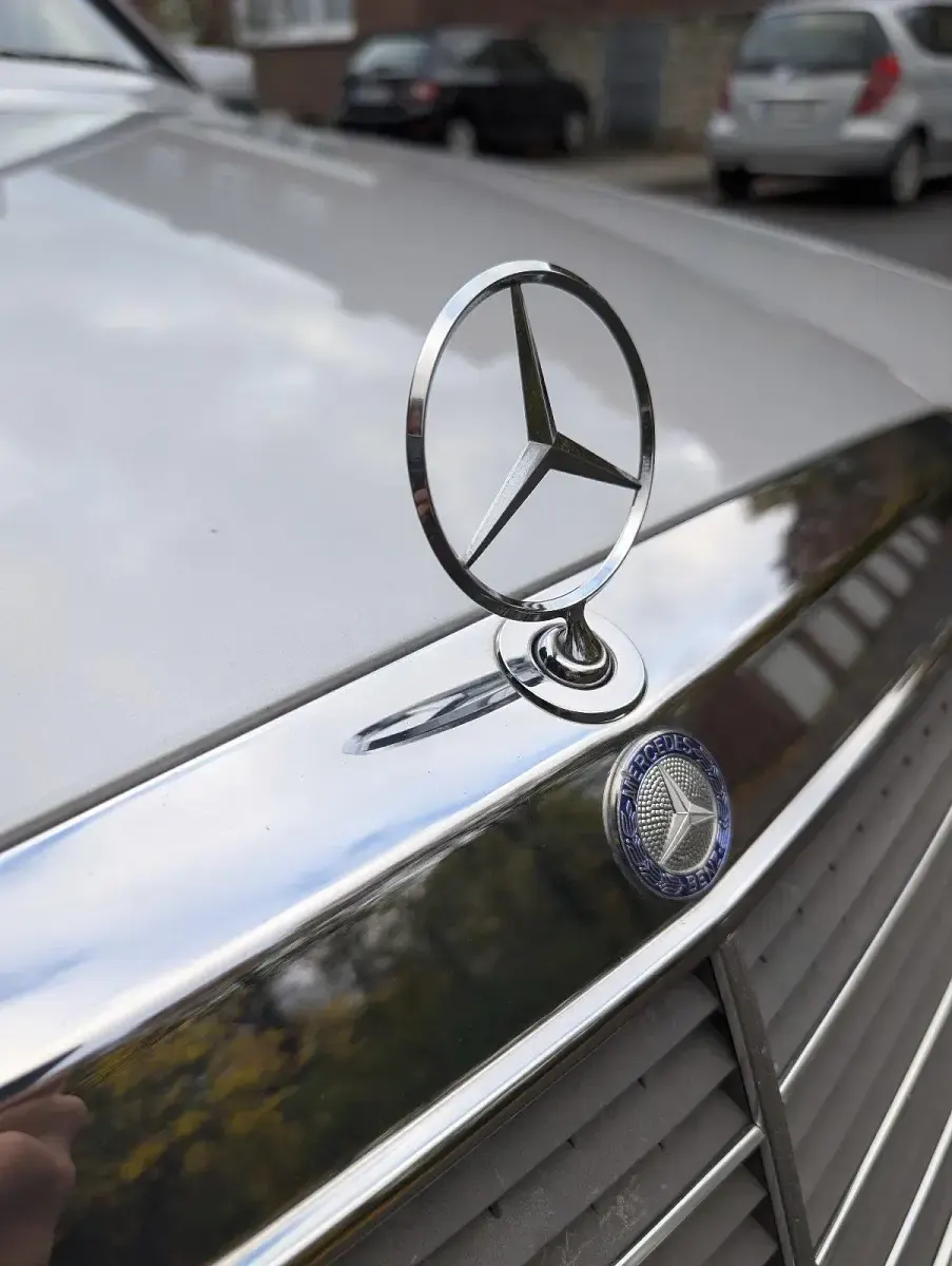 Gebraucht Mercedes 200 118 PS (86 kW) 1990 Silber Limousine